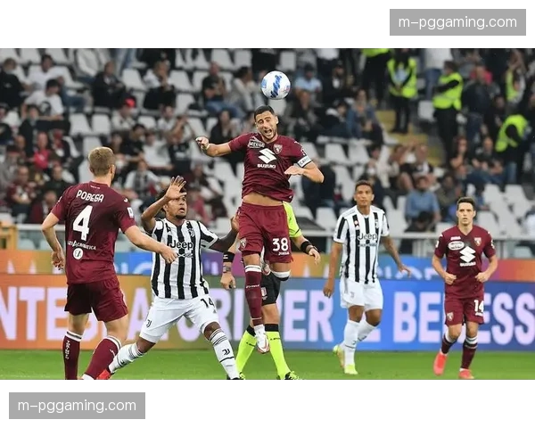 科莫客场立足防守策略，利用帕斯组织杜维卡斯反击